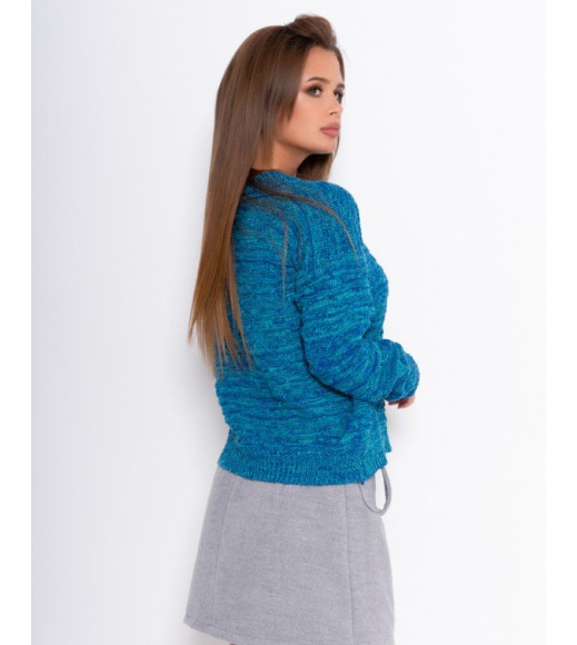 Зелено-синий свитер с клетчатым узором вязки