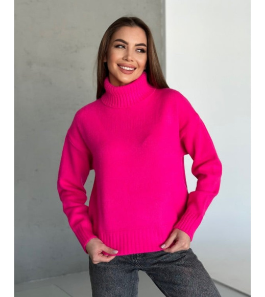 Ангоровый малиновый свитер с высоким горлом