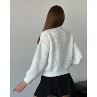 Белый вязаный свитер из шерсти