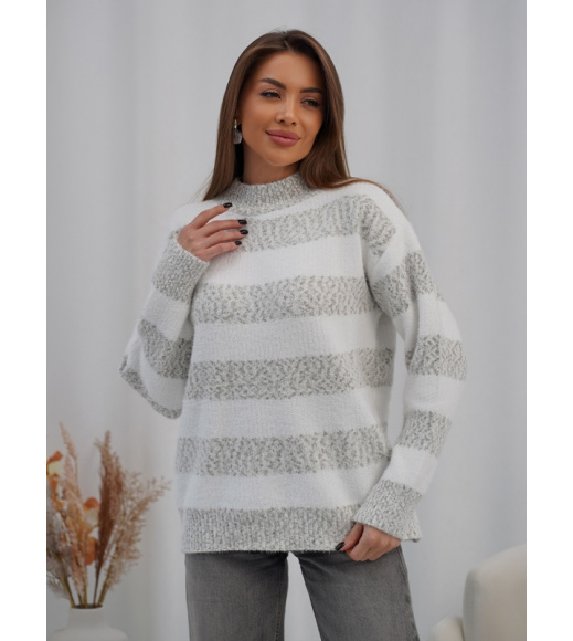 Серая вязаная водолазка в полоску