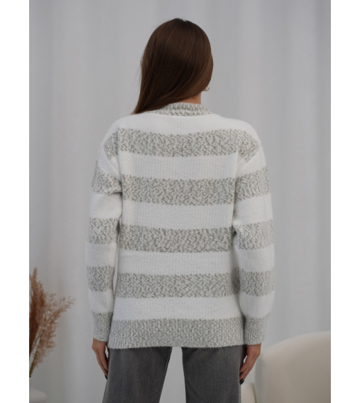 Серая вязаная водолазка в полоску