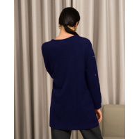 Темно-синій вовняний светр з декором на рукавах