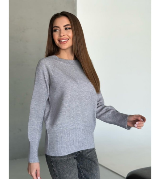 Серый ангоровый свитер с удлиненными манжетами