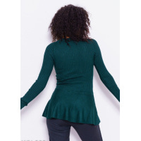 Зелений фактурний светр з баскою