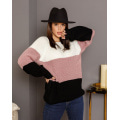 Молочно-черный комбинированный свитер объемной вязки