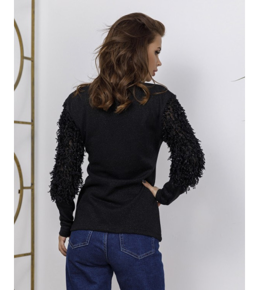 Чорний светр з об`ємними вставками на рукавах