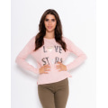 Меланжево-розовый тонкий свитер с надписью