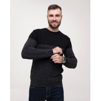 Чорний светр фактурної в'язки з манжетами
