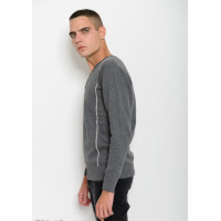 Серый шерстяной тонкий свитер с V-образной горловиной декорированной пуговицами