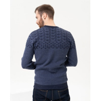 Синий вязаный свитер с объемным декором