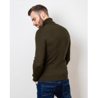 Шерстяной свитер цвета хаки с высоким горлом
