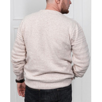 Бежевый шерстяной свитер фактурной вязки