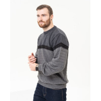 Серый шерстяной свитер с объемными полосками