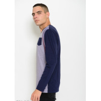 Яркий принтованный трикотажный тонкий свитер с карманом на груди