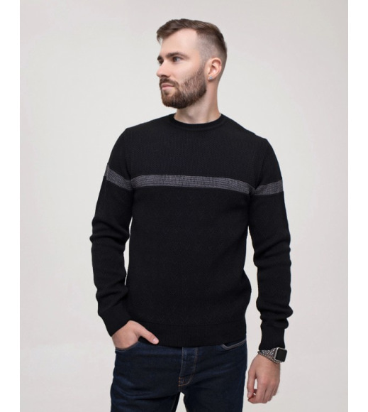 Черный вязаный свитер с полоской