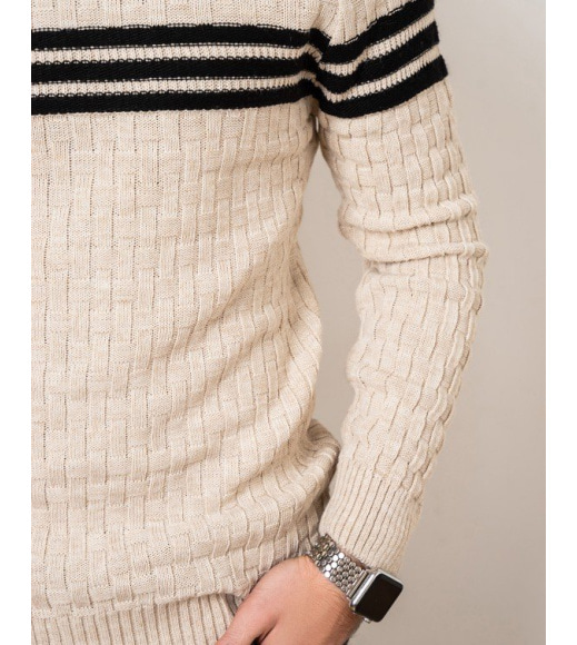 Бежевий в'язаний светр із горизонтальними смужками