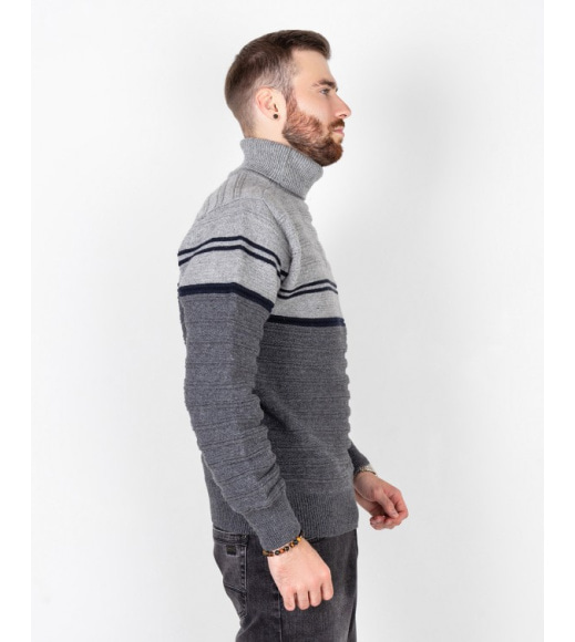 Серый шерстяной свитер с высоким горлом