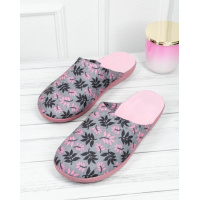 Серые закрытые тапочки с принтом