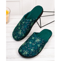Зеленые тапочки с цветочным рисунком