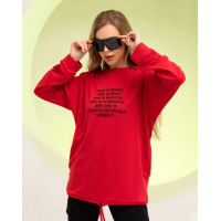 Красная толстовка декорированная надписями