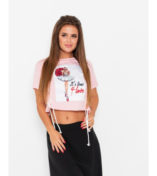 Розовая топ-футболка с принтом и шнуровкой