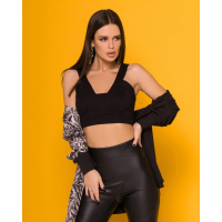 Черный трикотажный топ на бретелях