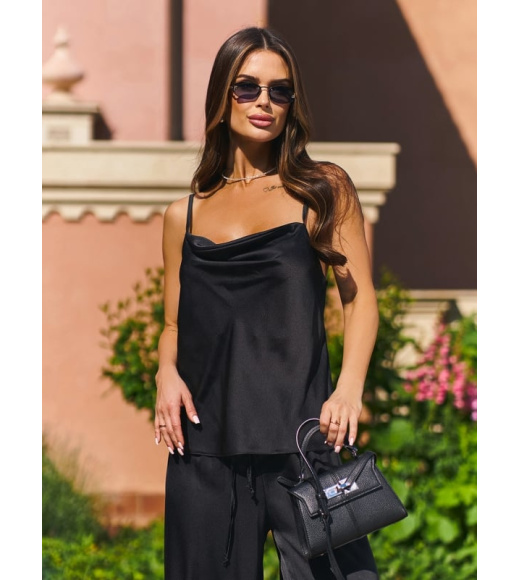 Шелковый черный топ на бретельках