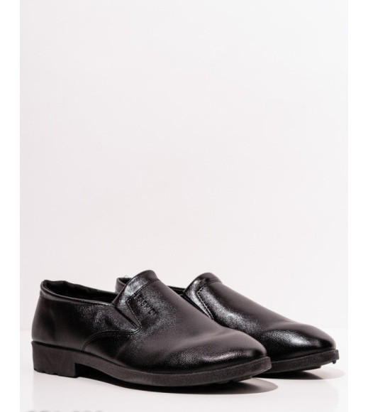 Чорні класичні туфлі з еко-шкіри