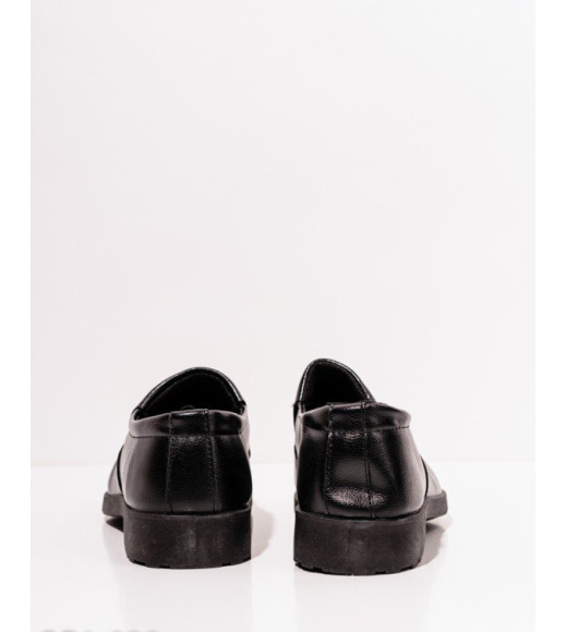 Чорні класичні туфлі з еко-шкіри
