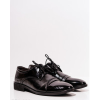 Чорні класичні туфлі з лаковими вставками