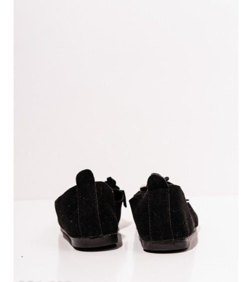 Черные замшевые туфли с бахромой и бантиками