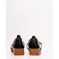 Черные туфли из эко-кожи с пряжкой