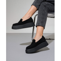 Черные замшевые лоферы на платформе