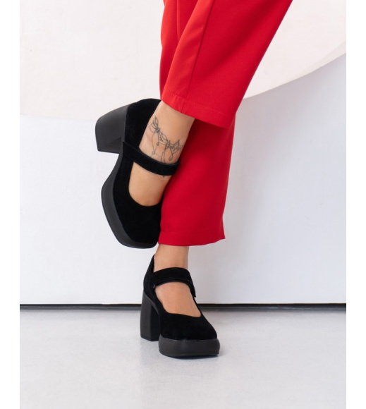 Черные замшевые туфли с прямоугольным носком