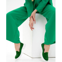 Зеленые яркие лоферы из замши