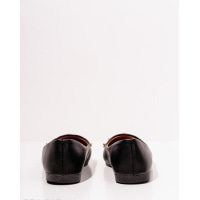 Чорні туфлі-човники з шипами і намистинами на миску