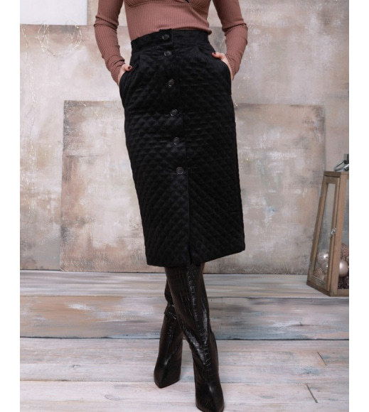 Черная велюровая стеганая юбка на пуговицах