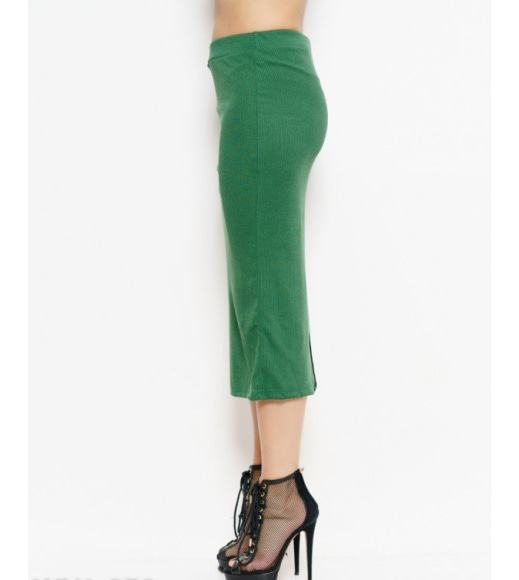 Зеленая трикотажная юбка-карандаш длины миди