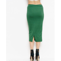 Зеленая трикотажная юбка-карандаш длины миди