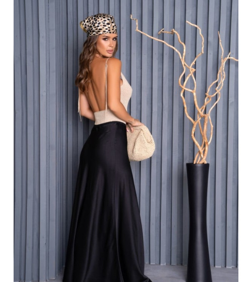 Длинная черная юбка-колокол с крупным принтом-цветком